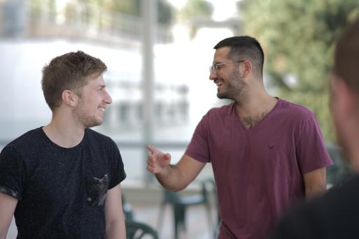סטודנטים בלמידה חיובית